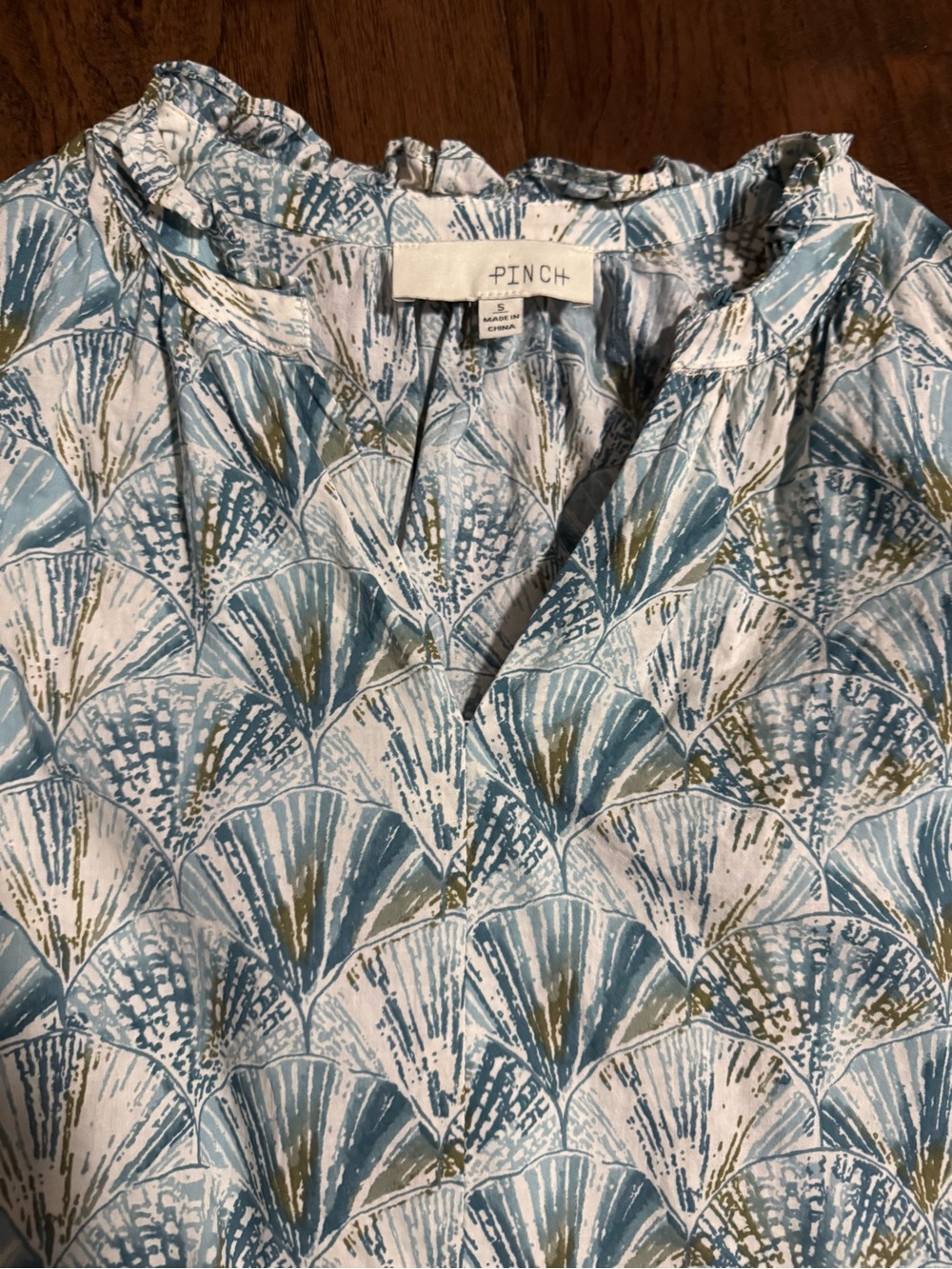 Pinch Fan-Print Ruffle Sleeve Top - Picture 3 of 5